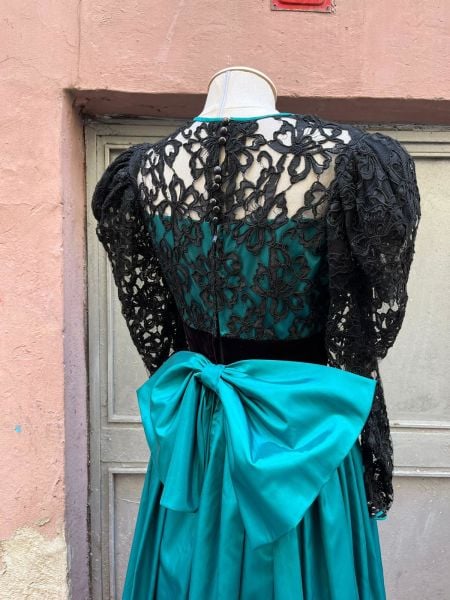 80'LER KURDELELİ ELBİSE