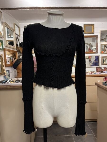 ROMANTİK SİYAH TRİKO BLUZ