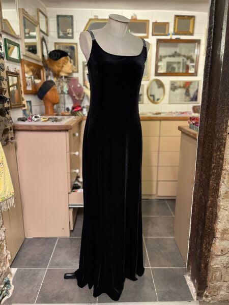 ANAXI KADİFE ELBİSE